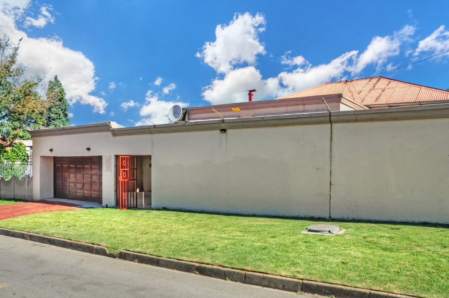 6 Bedroom Property for Sale in Primrose Hill Gauteng