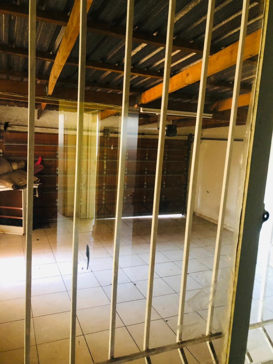 6 Bedroom Property for Sale in Primrose Hill Gauteng