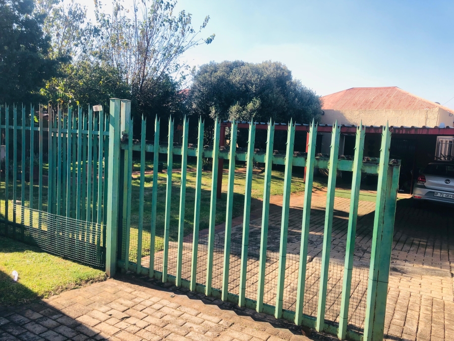 6 Bedroom Property for Sale in Primrose Hill Gauteng