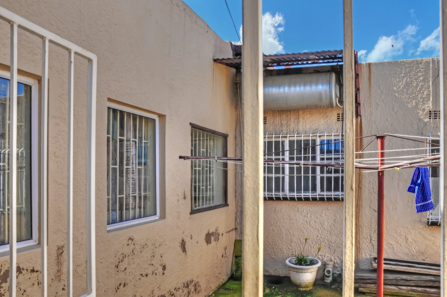 6 Bedroom Property for Sale in Primrose Hill Gauteng
