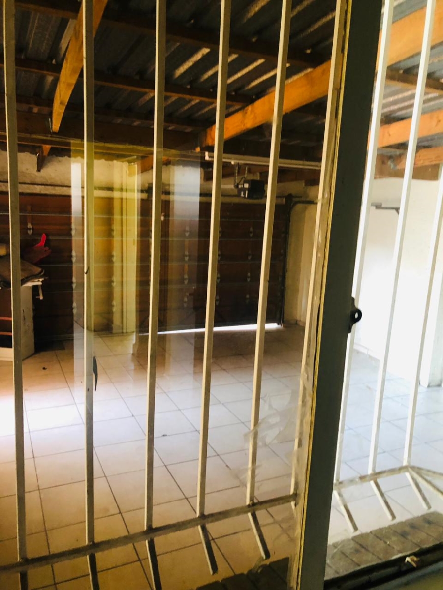 6 Bedroom Property for Sale in Primrose Hill Gauteng