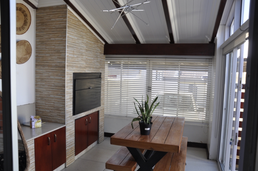 3 Bedroom Property for Sale in Buccleuch Gauteng
