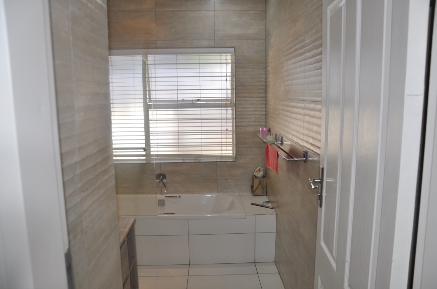 3 Bedroom Property for Sale in Buccleuch Gauteng