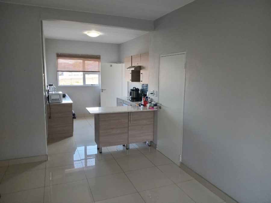 2 Bedroom Property for Sale in Blue Hills Gauteng