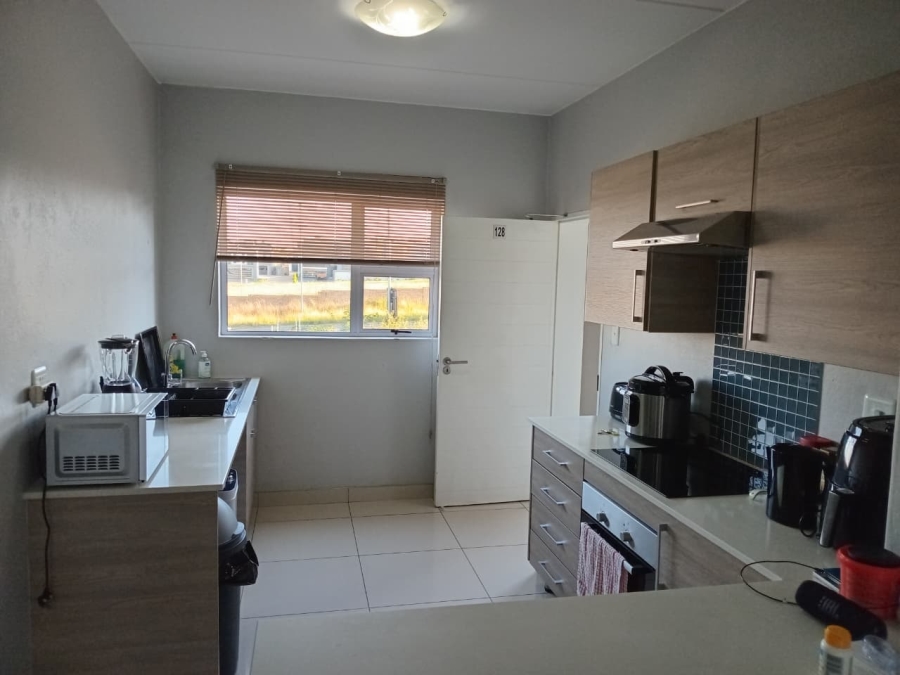 2 Bedroom Property for Sale in Blue Hills Gauteng