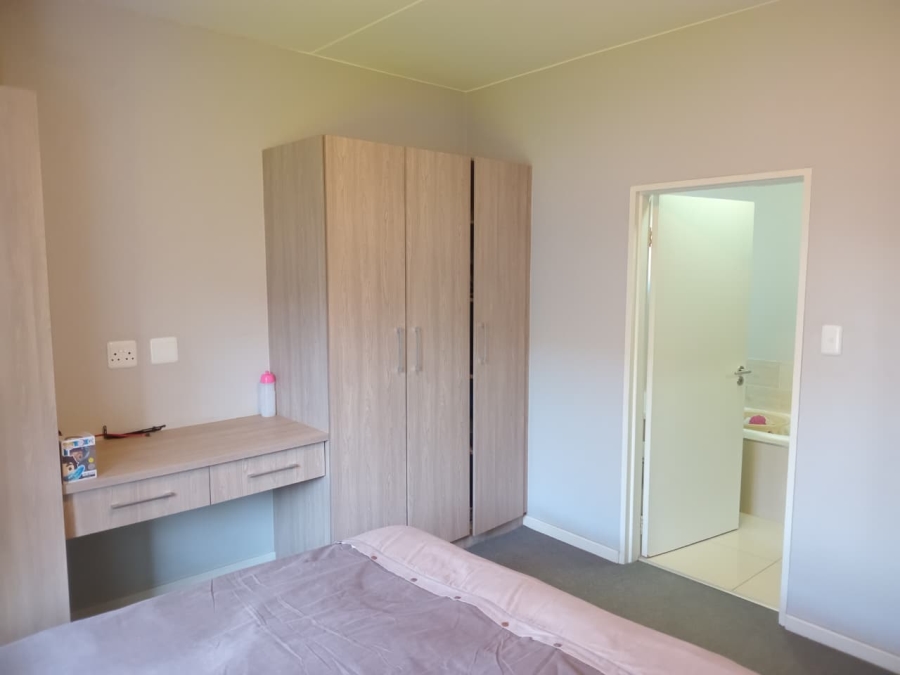 2 Bedroom Property for Sale in Blue Hills Gauteng