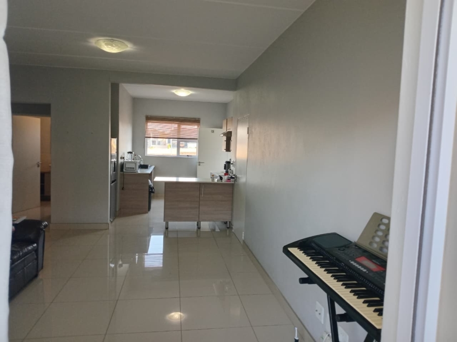 To Let 2 Bedroom Property for Rent in Blue Hills Gauteng
