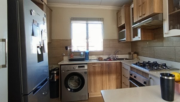 2 Bedroom Property for Sale in Andeon Gauteng