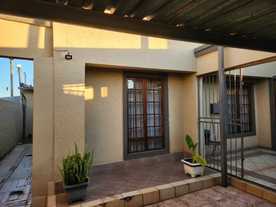 3 Bedroom Property for Sale in Daveyton Gauteng