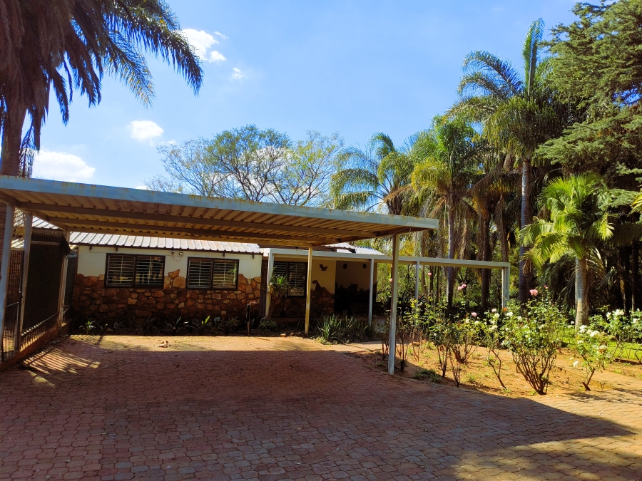 9 Bedroom Property for Sale in Rayton Gauteng