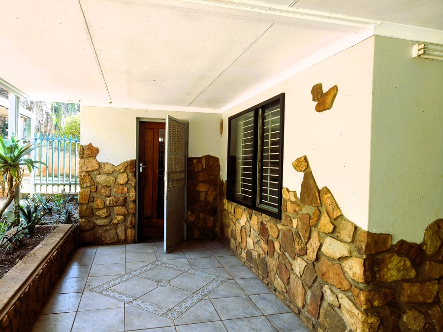 9 Bedroom Property for Sale in Rayton Gauteng