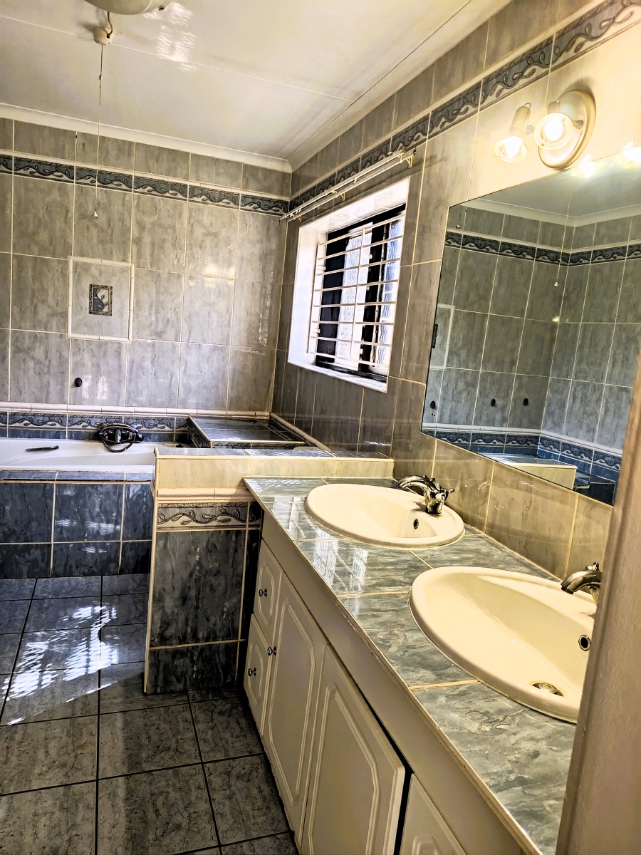 9 Bedroom Property for Sale in Rayton Gauteng