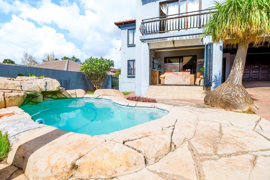 3 Bedroom Property for Sale in Thatchfield Estate Gauteng