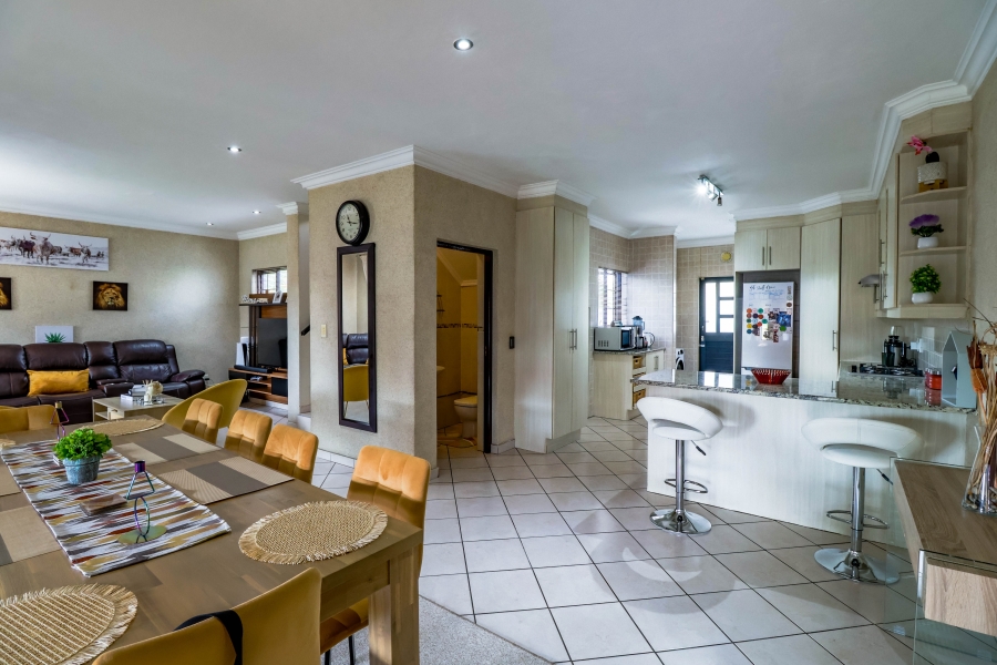 3 Bedroom Property for Sale in Thatchfield Estate Gauteng