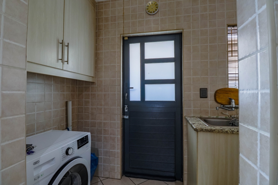 3 Bedroom Property for Sale in Thatchfield Estate Gauteng