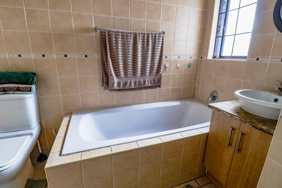 3 Bedroom Property for Sale in Thatchfield Estate Gauteng