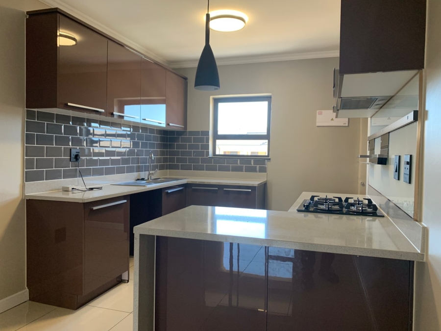 2 Bedroom Property for Sale in Blue Hills Gauteng