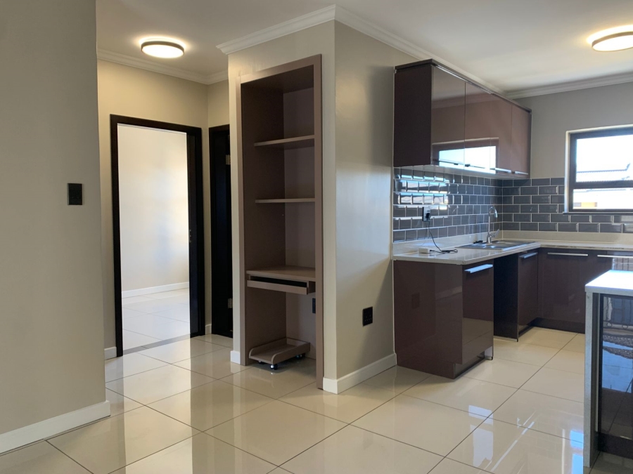 2 Bedroom Property for Sale in Blue Hills Gauteng