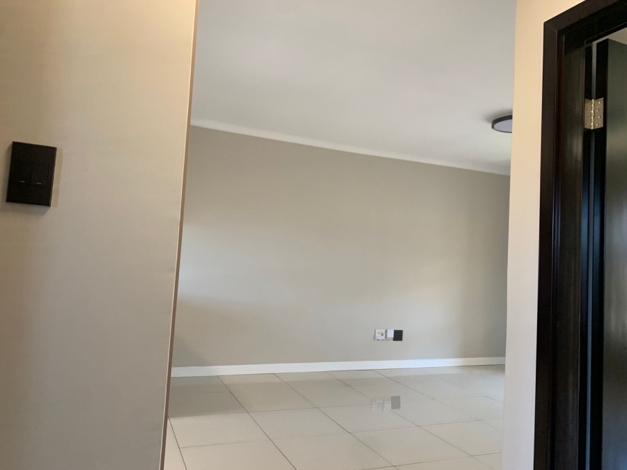 2 Bedroom Property for Sale in Blue Hills Gauteng