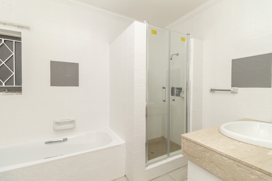 2 Bedroom Property for Sale in River Club Gauteng