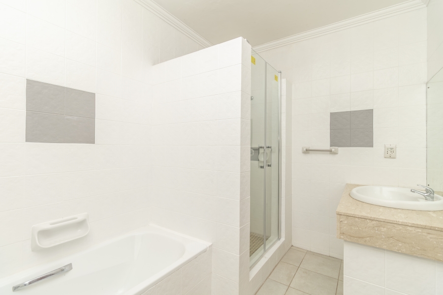 2 Bedroom Property for Sale in River Club Gauteng