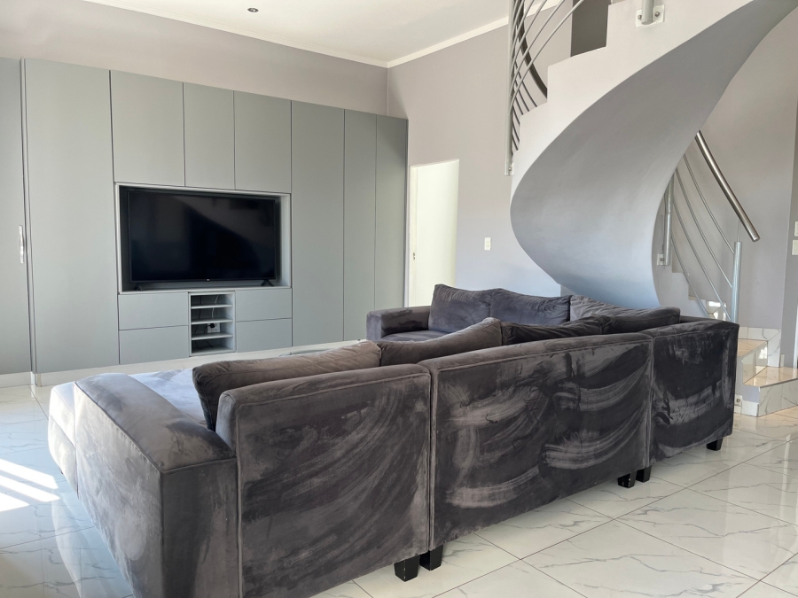 To Let 3 Bedroom Property for Rent in Sandown Gauteng