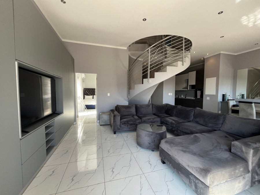 To Let 3 Bedroom Property for Rent in Sandown Gauteng