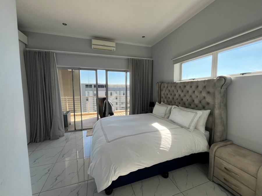 To Let 3 Bedroom Property for Rent in Sandown Gauteng
