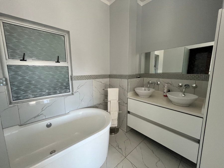 To Let 3 Bedroom Property for Rent in Sandown Gauteng