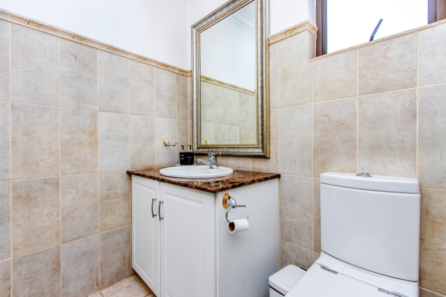 To Let 5 Bedroom Property for Rent in Dainfern Golf Estate Gauteng