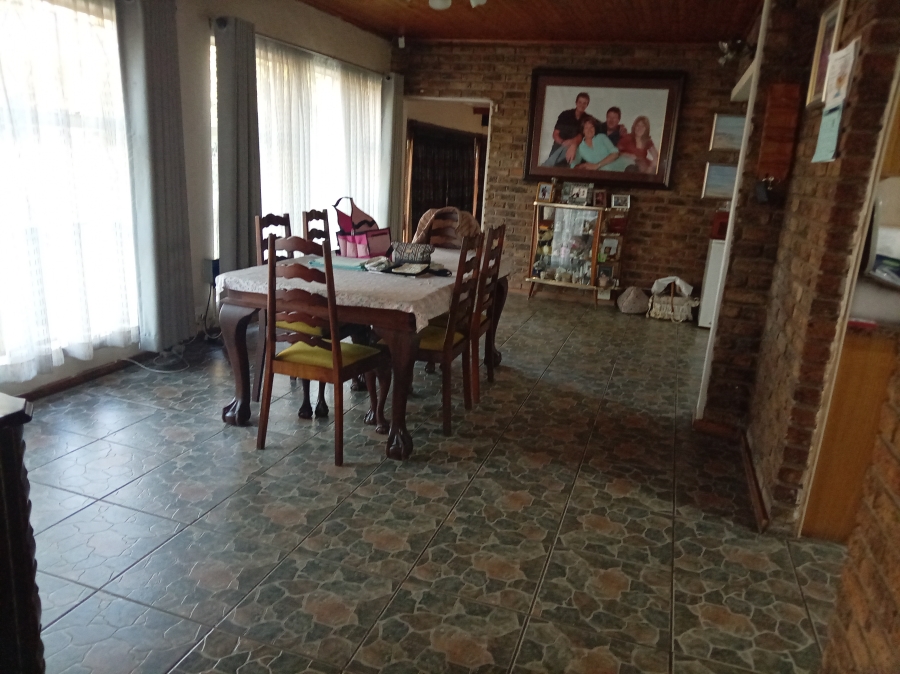4 Bedroom Property for Sale in Vanderbijlpark SE 2 Gauteng
