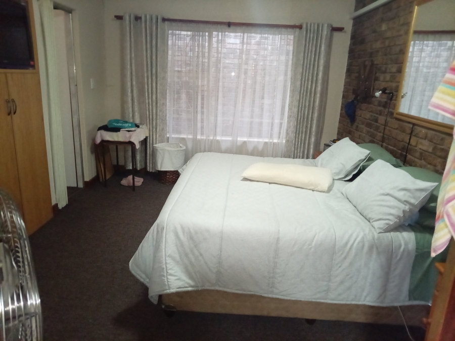 4 Bedroom Property for Sale in Vanderbijlpark SE 2 Gauteng