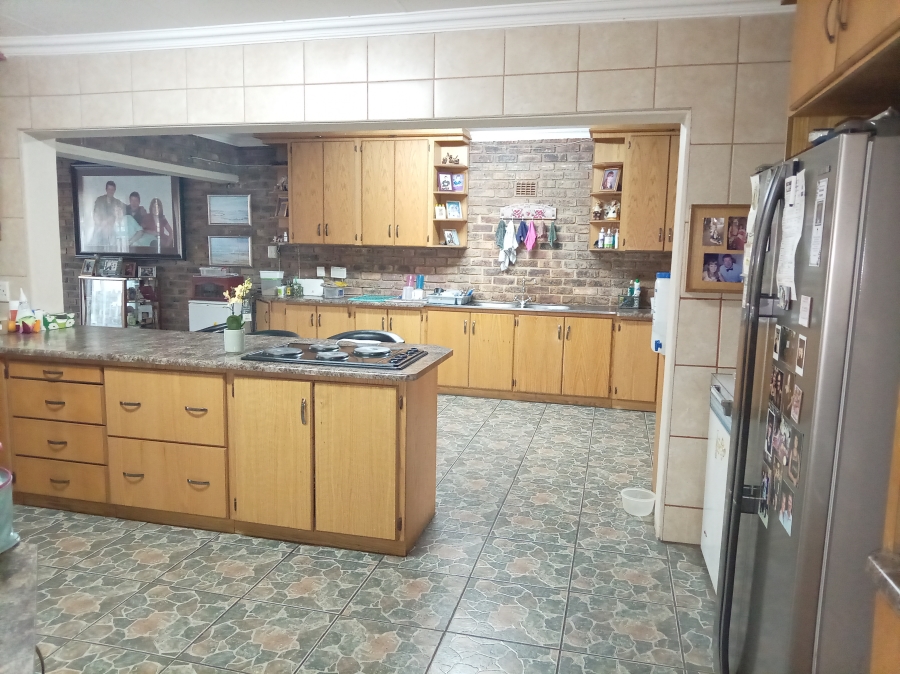 4 Bedroom Property for Sale in Vanderbijlpark SE 2 Gauteng