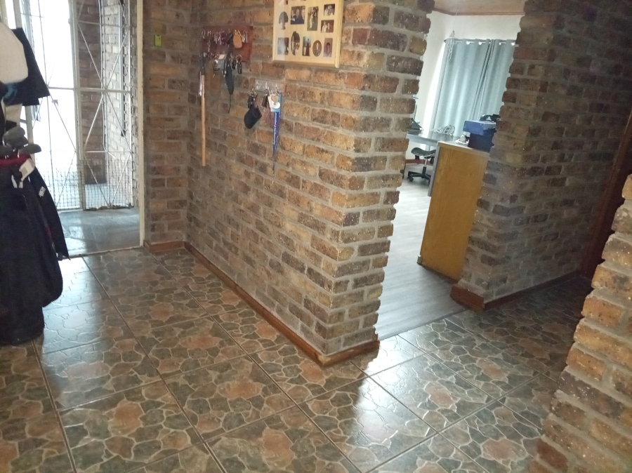 4 Bedroom Property for Sale in Vanderbijlpark SE 2 Gauteng