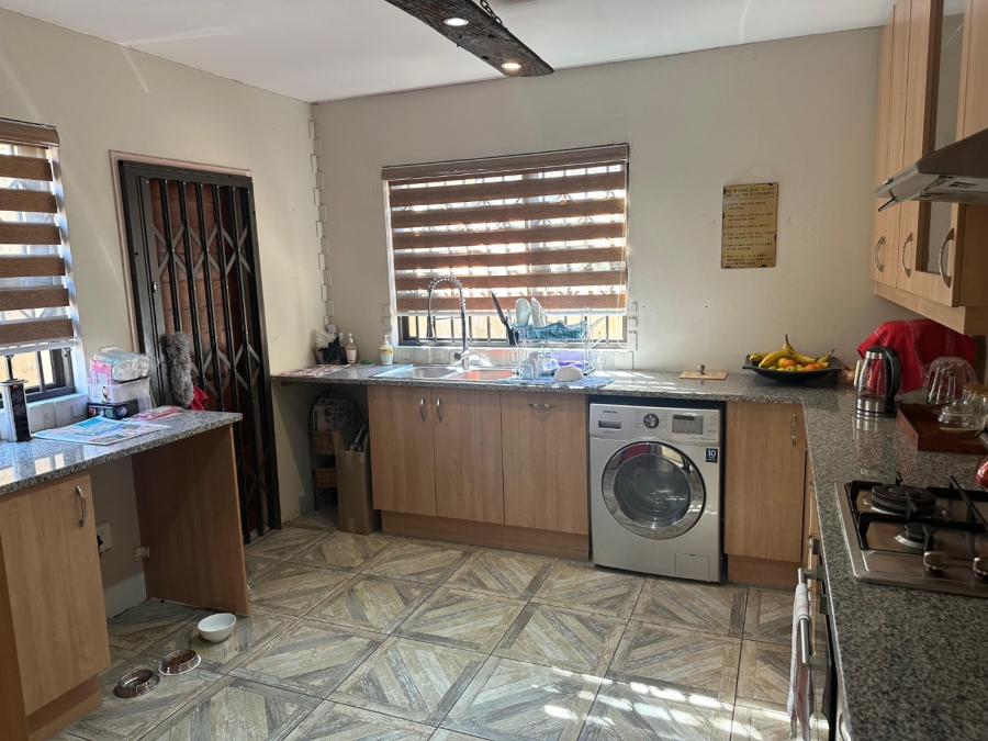 3 Bedroom Property for Sale in Edenvale Central Gauteng