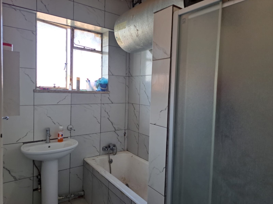 2 Bedroom Property for Sale in Yeoville Gauteng