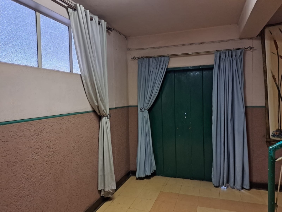 2 Bedroom Property for Sale in Yeoville Gauteng