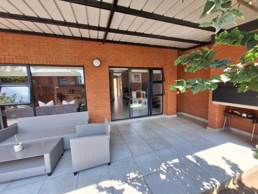 3 Bedroom Property for Sale in Six Fountains Residential Estate Gauteng