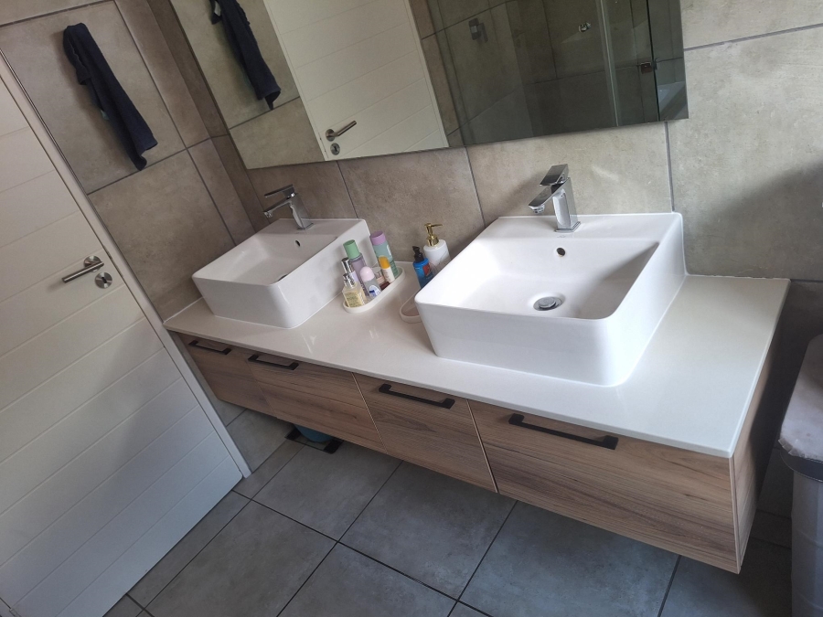 3 Bedroom Property for Sale in Six Fountains Residential Estate Gauteng