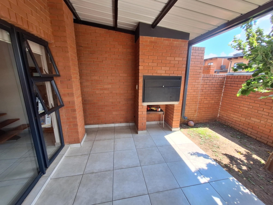 3 Bedroom Property for Sale in Six Fountains Residential Estate Gauteng