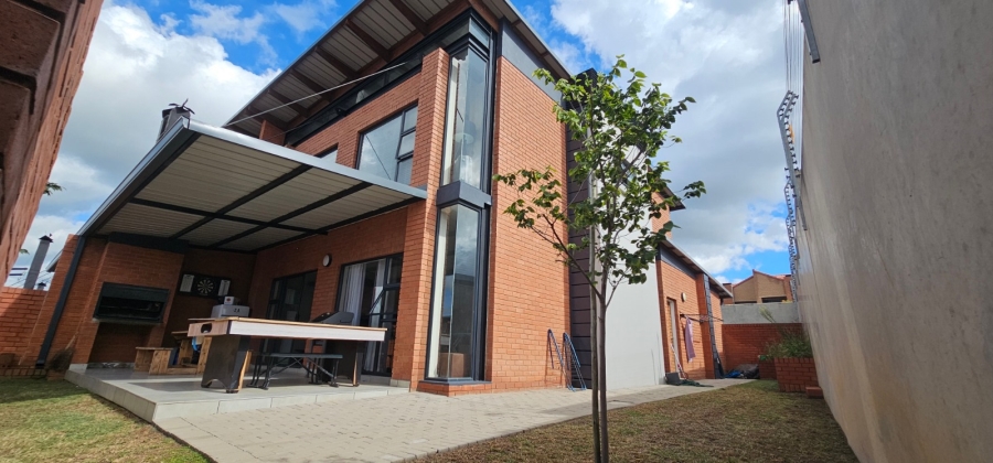 To Let 3 Bedroom Property for Rent in Six Fountains Residential Estate Gauteng