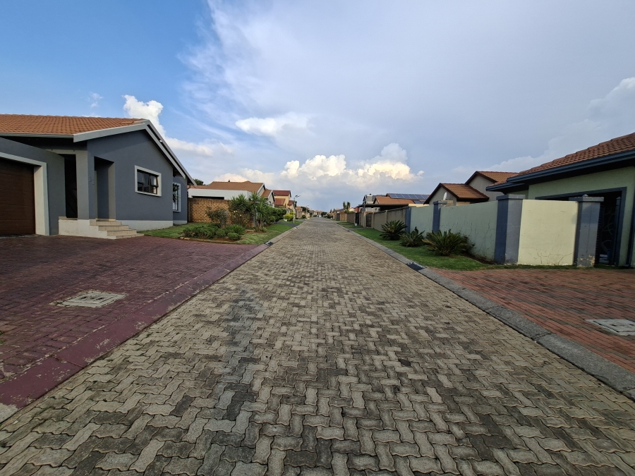 3 Bedroom Property for Sale in Parkrand Gauteng