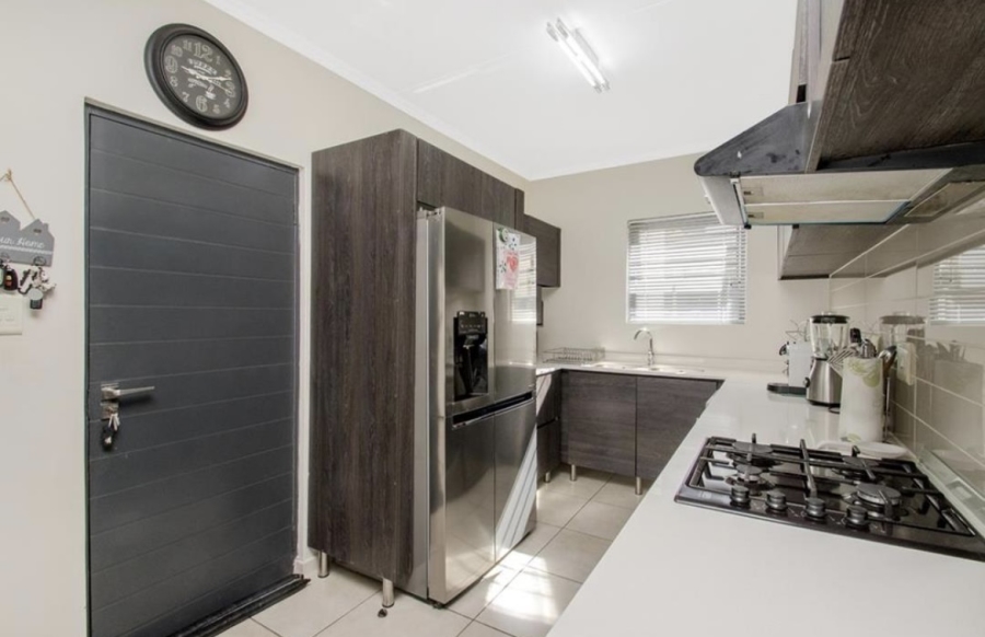 3 Bedroom Property for Sale in Oakdene Gauteng