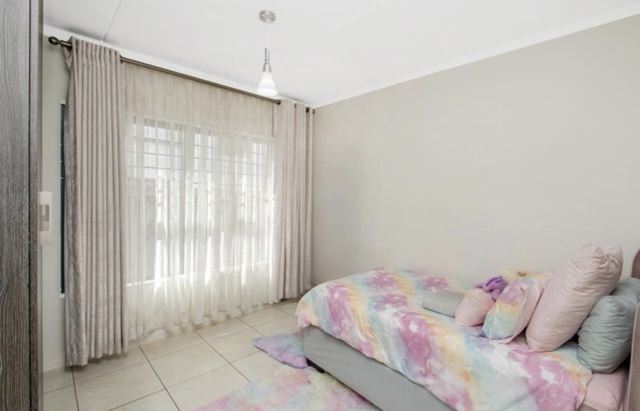 3 Bedroom Property for Sale in Oakdene Gauteng