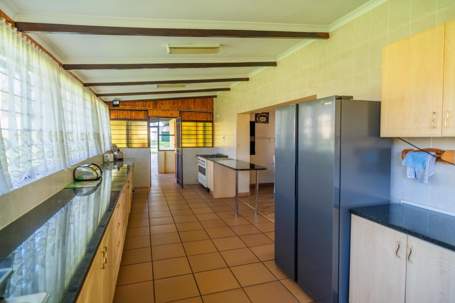 5 Bedroom Property for Sale in Golf View Gauteng