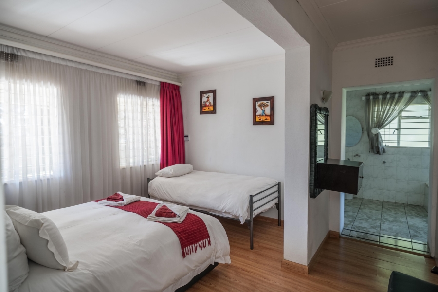 5 Bedroom Property for Sale in Golf View Gauteng