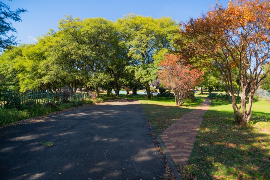 5 Bedroom Property for Sale in Golf View Gauteng