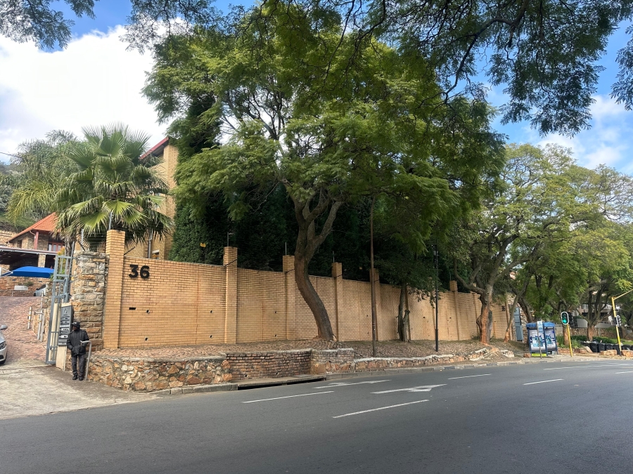 To Let Commercial Property for Rent in Houghton Estate Gauteng