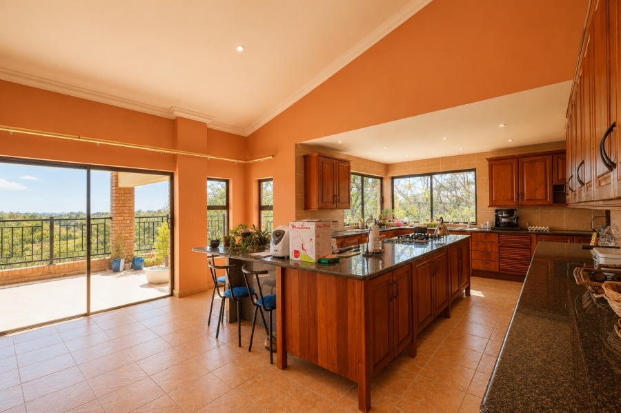 5 Bedroom Property for Sale in Cornwall Hill Gauteng