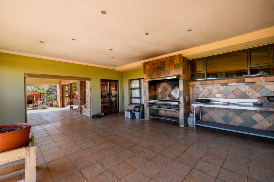 5 Bedroom Property for Sale in Cornwall Hill Gauteng